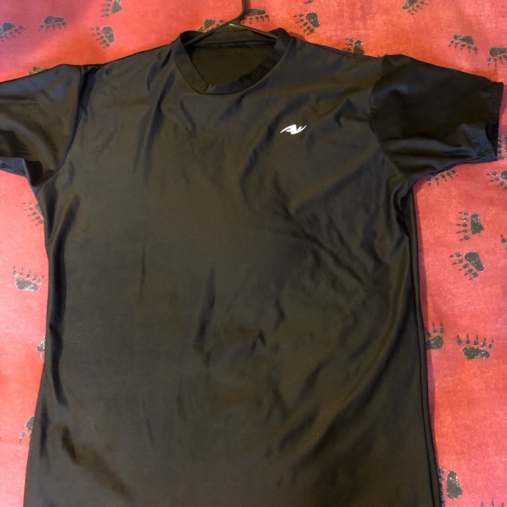 Light compression type T-shirt